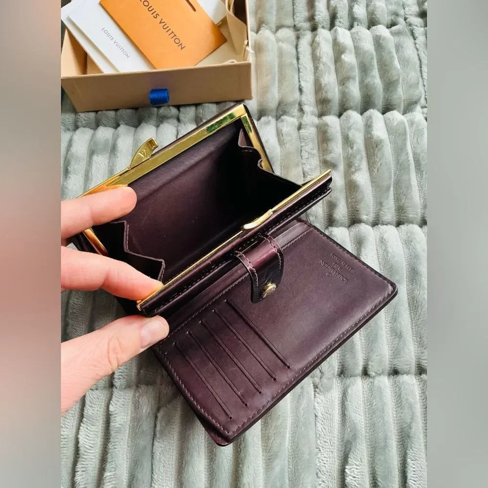 Authentic Louis Vuitton kiss lock Wallet